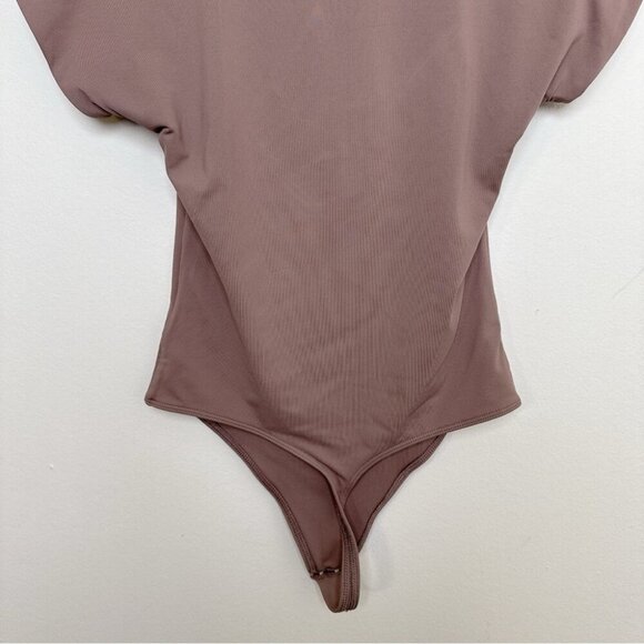 Aritzia Womens L Babaton Contour Deep Taupe Short Sleeve Square Neck Bodysuit - Picture 11 of 12